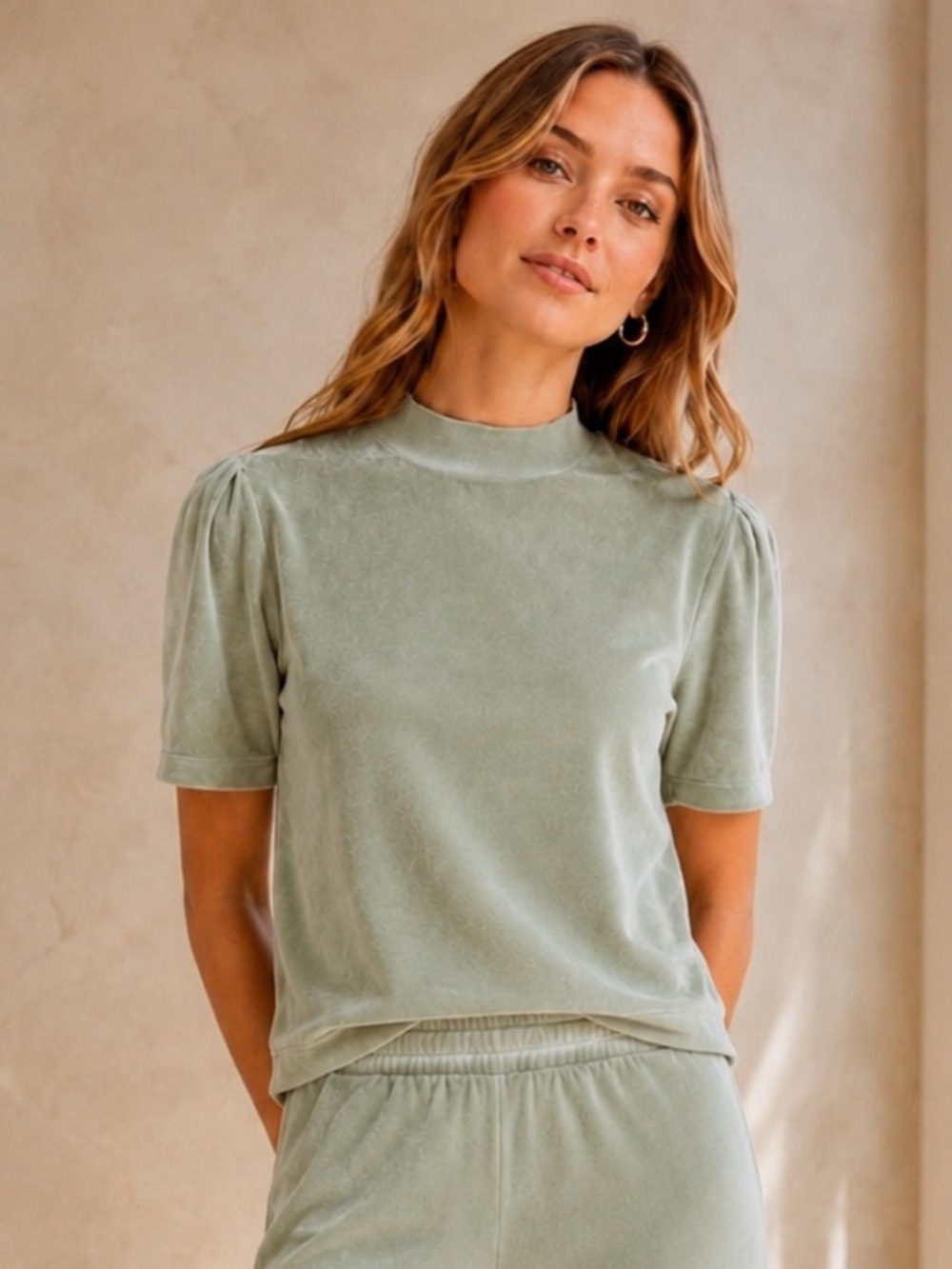 Suzie Kondi Paros Puff Shoulder Short Sleeve Top NWT Velour Cotswold Sage Green